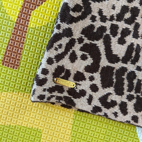 Calvin Klein Leopard Infinity Scarf - Picture 7 of 12